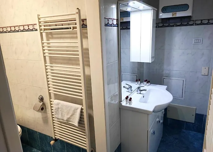 Apartament Romana For 4 *